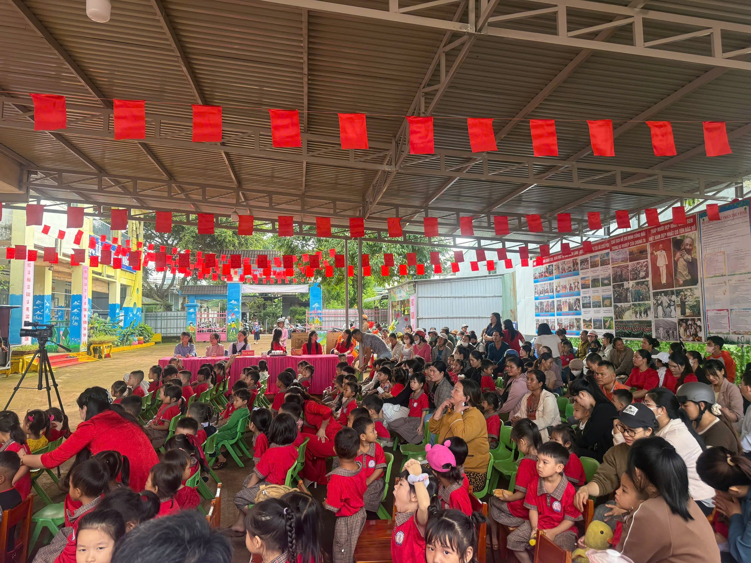 khai giảng năm học mới